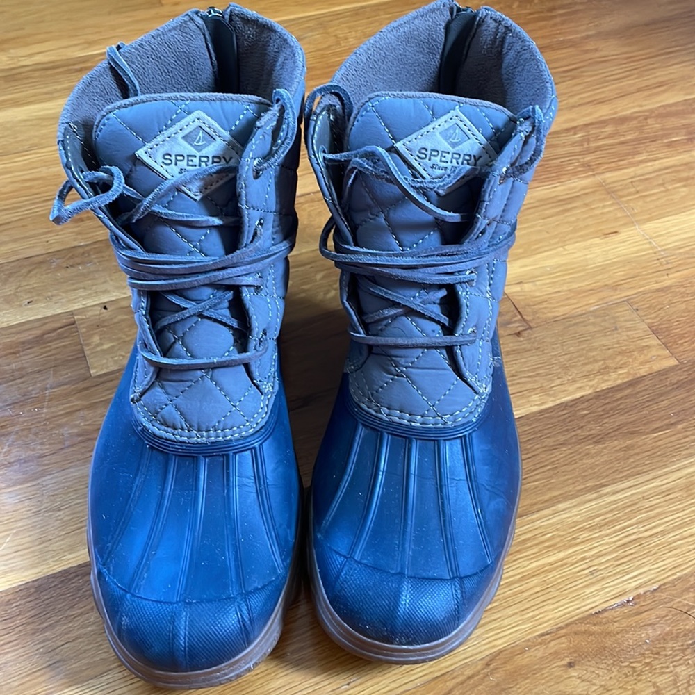 Sperry Women’s Rain Snow Boots, navy and gray, size 9.5